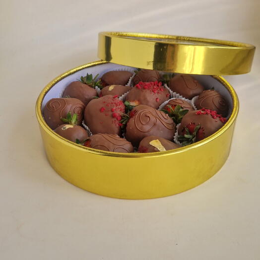 Клубника в шоколаде Золото, размер S