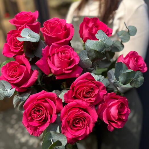 Яркие малиновые Розы пинкфлойд 11 штук и эвкалипт. Букет для любимой💕Букет на 8 марта 🤍