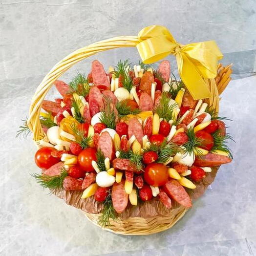 Корзина мужская сырная ,колбасная