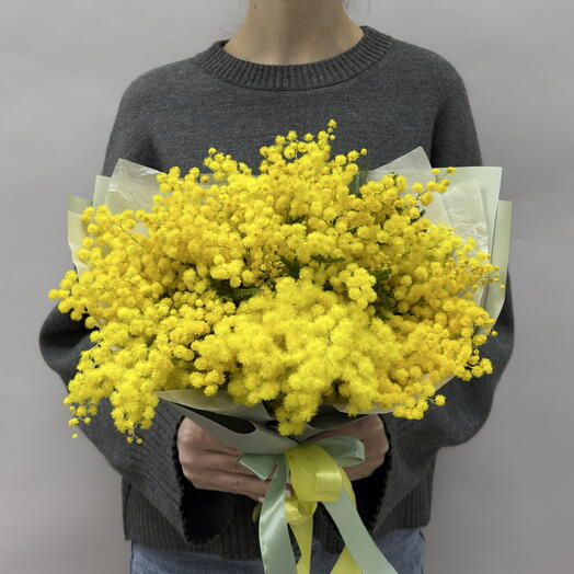 Яркий солнечный букет из пушистой мимозы "Весеннее настроение"
