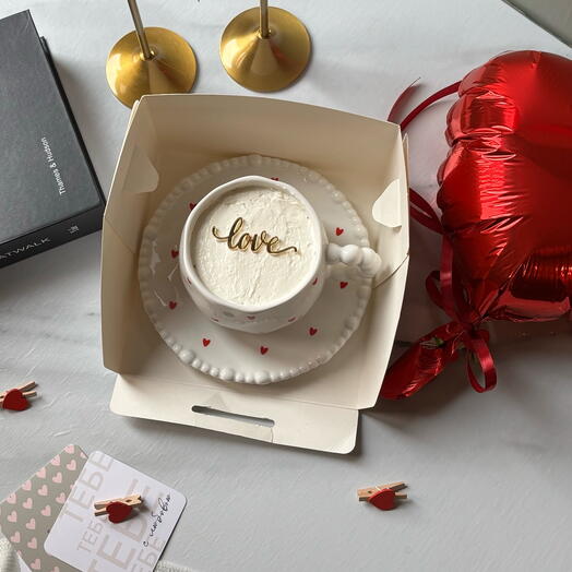 Торт к кружке с топпером love  на день рождения, день всех влюбленных, 8мара