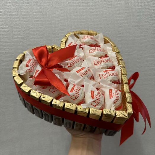 Сердце из сладостей