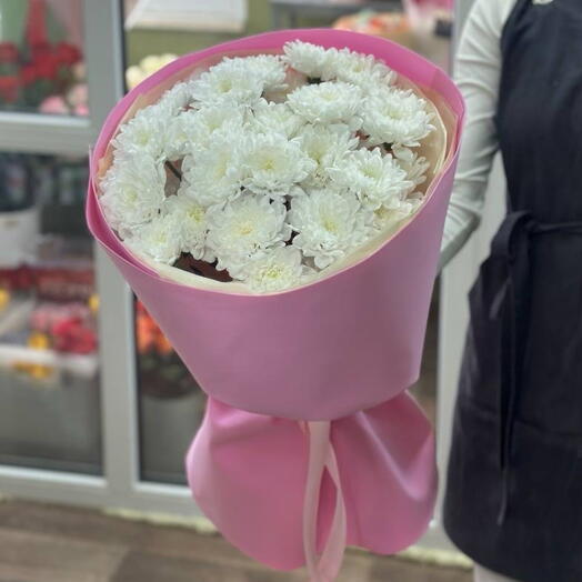 Белоснежные хризантемы в букете