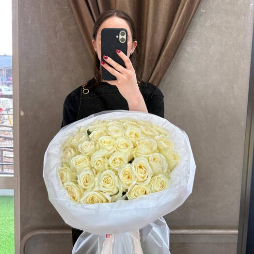 Букет из 35 белых роз (50 см)