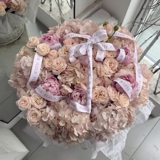 Корзина с пионами Fleur 🌺