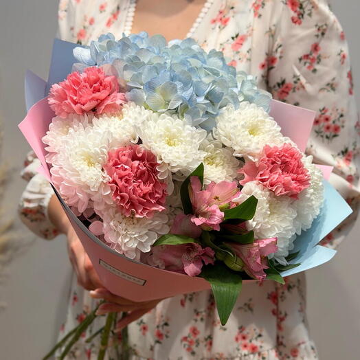Bouquet of hydrangea, chrysanthemum bush and delicate dianthus