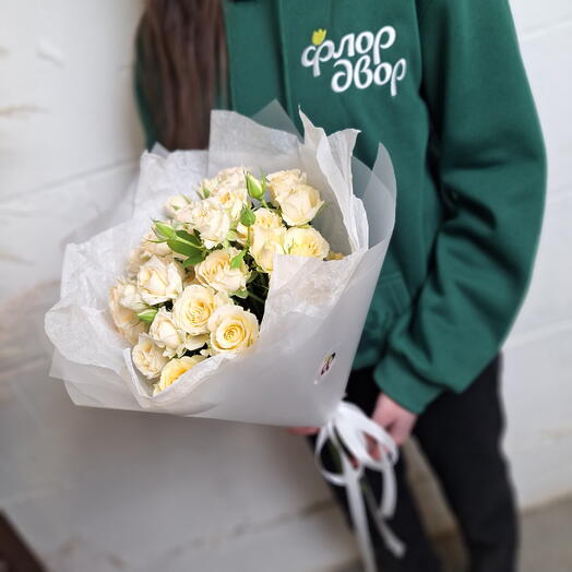 Bouquet of 7 yellow roses