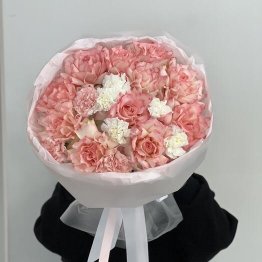 Нужный букет розовая ажурная роза