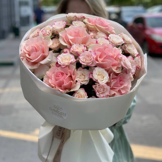 Милый букет для прекрасной и обворожительной💞дуо стойкие розы Фрутетто и кустовые Рефлекс