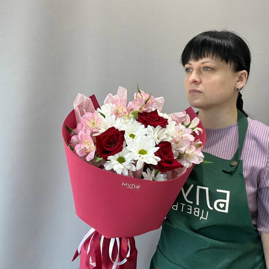 Букет из роз,ромашек, альстромерии