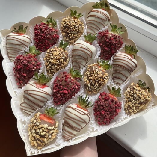 Клубника в шоколаде праздник