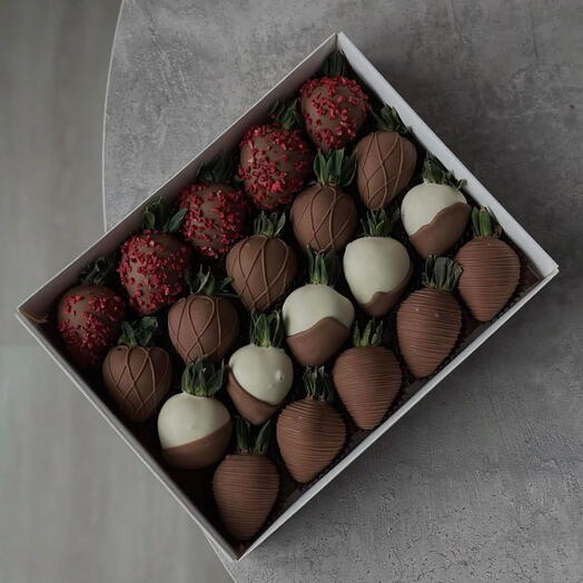 Signature Callebaut Strawberry Collection (20 pcs)
