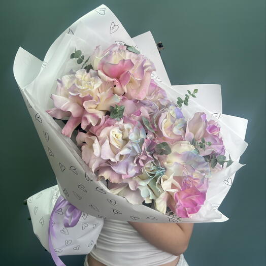 НОВИНКА💝 Радужные французские розы с эвкалиптом необычный букет для любимой