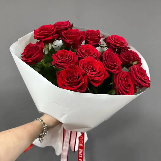 Моно букет из красных роз