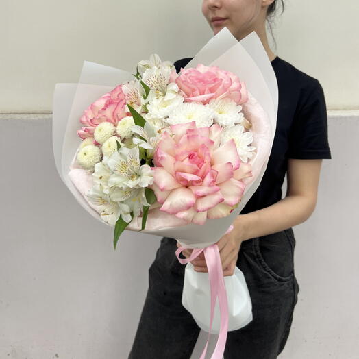 Рядом с тобой тепло 🌸 воздушный букет из роз, кустовых хризантем и альстромерий