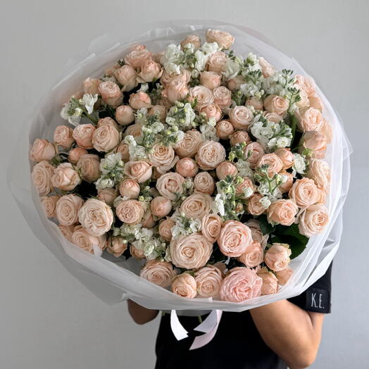 Кустовая Роза с матиоллой💞