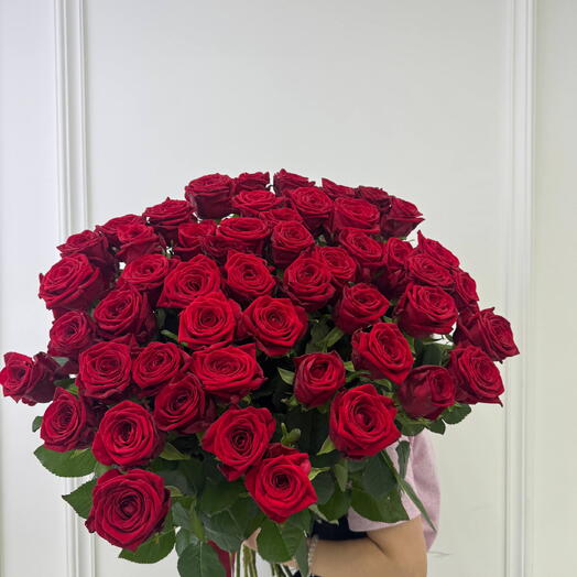 51 роза Red Naomi