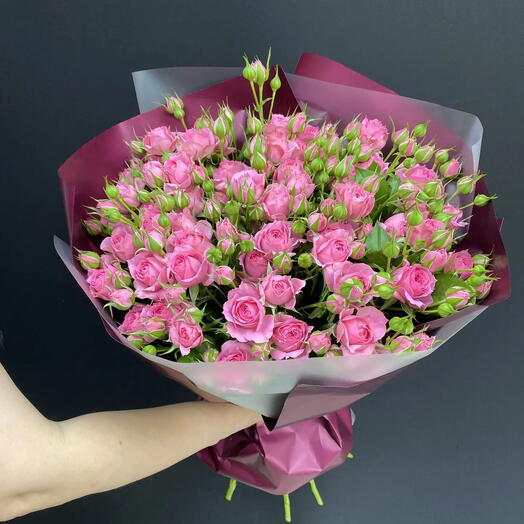 Букет из 11 кустовых пионовидных роз Pink Dimension