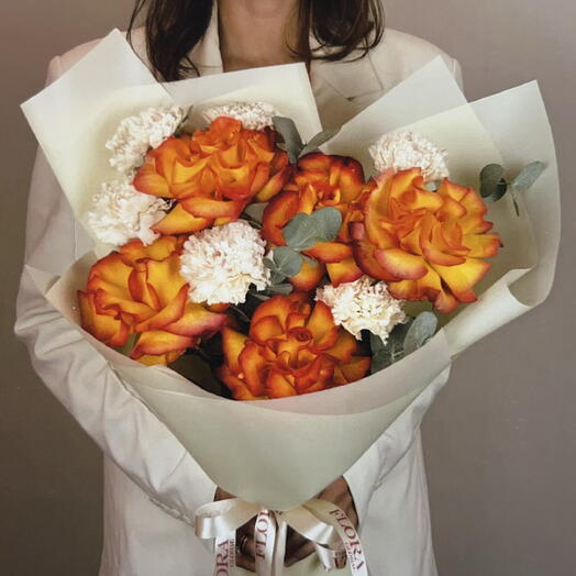 🧡 Яркий букет роз 🧡 Французские розы, диантусы, эвкалипт / Оранжевая роза
