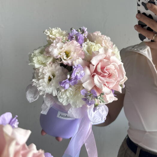 Композиция с французской розой, эустомой и маттиолой 🌸💜