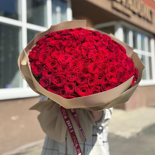 101 красная Роза в шикарном оформлении