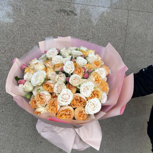 Букет из кустовой розы