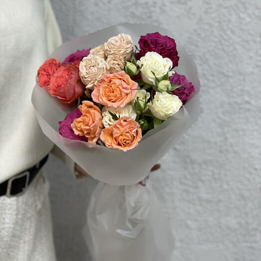 Букет из 5 кустовых пион. роз микс💐
