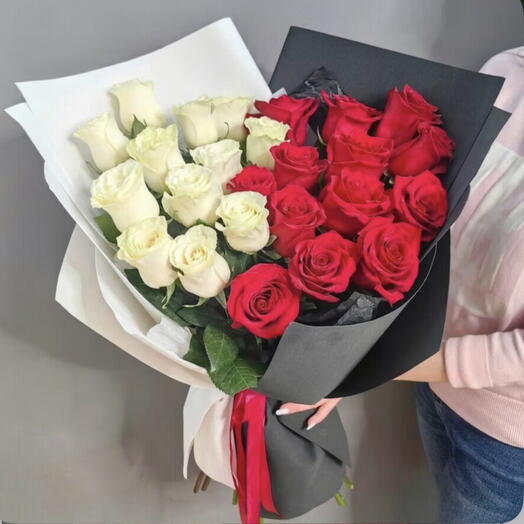 Red and white roses mix