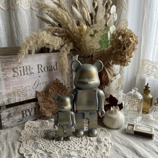 Медведи bearbrick из гипса