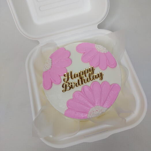 Бенто торт Happy birthday кремовыми цветочками и акриловым топпером