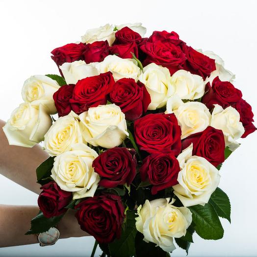 Bouquet of 35 red and white roses