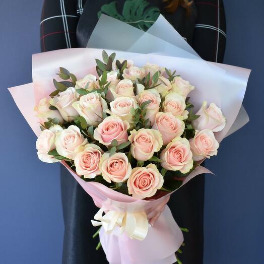 Bouquet of pink roses