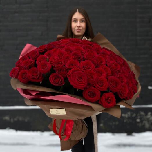101 Премиум Роза Red Naomi
