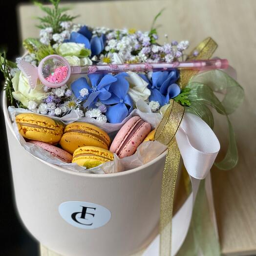 Flores en una Caja de pastel y sorpresa
