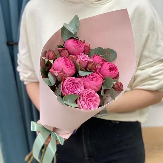 Rosas en forma de peonía en un ramo - "Pinkmud"