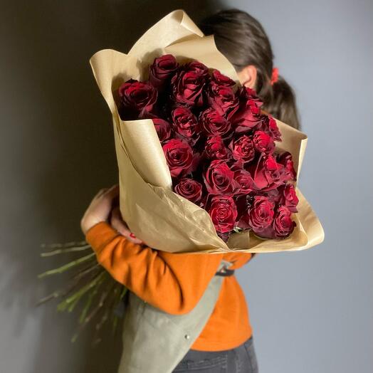 25 red roses classic