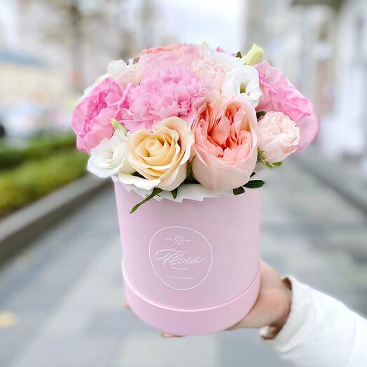 Bouquet "Adele" in a Demi PINK hatbox