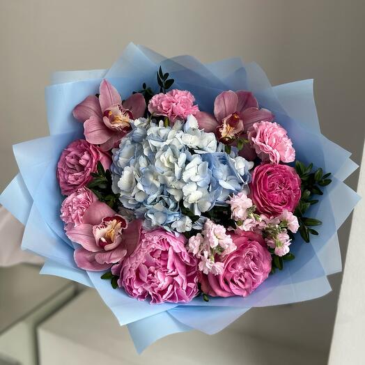 Bouquet with peony rose and peonies 💙