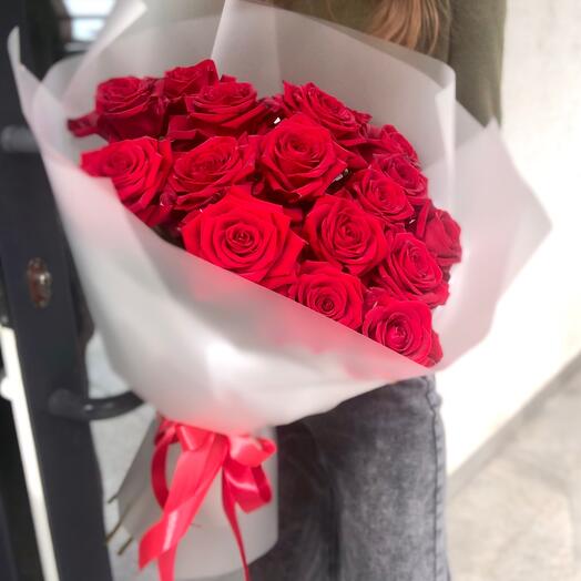 Bouquet of red roses