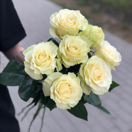 Bouquet of white roses