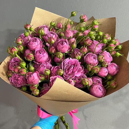 Rosas arbustivas en forma de peonía