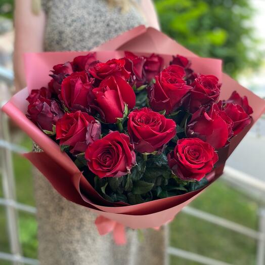 Bouquet of red roses