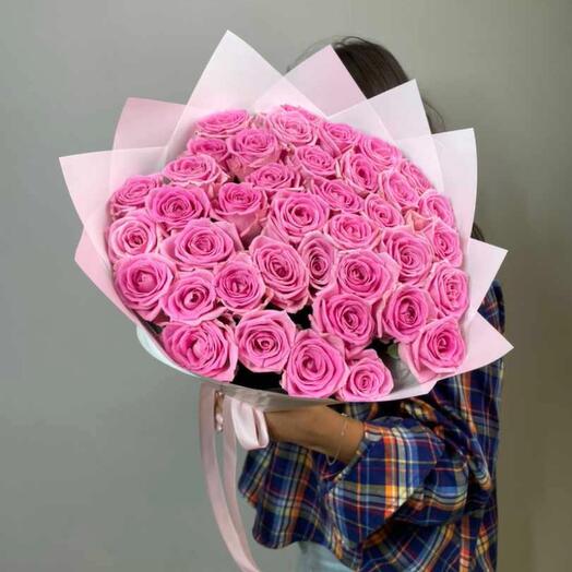 Bouquet of pink roses
