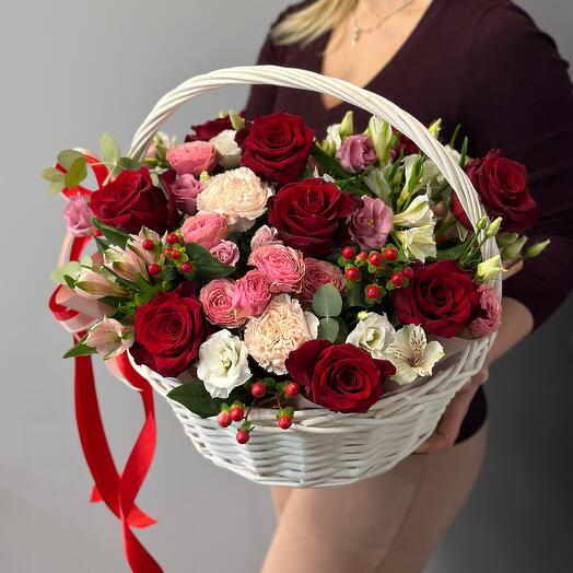 Корзина с цветами 100