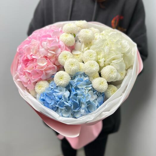 Delicate blue and pink hydrangeas with a cute chrysanthemum