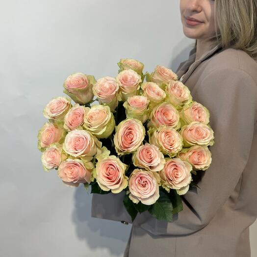 Букет из 25 нежно-розовых роз
