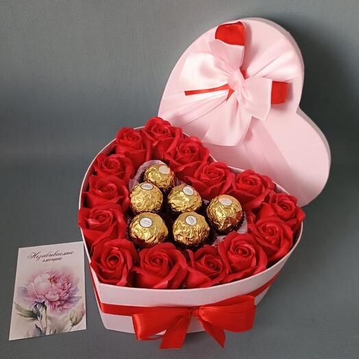 Подарочный набор из мыльных роз с ферреро роше