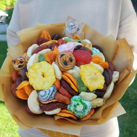 Букет из сухофруктов с рахат лукумом