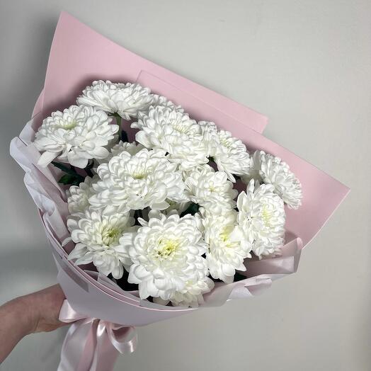 Букет ажурных кустовых хризантем
