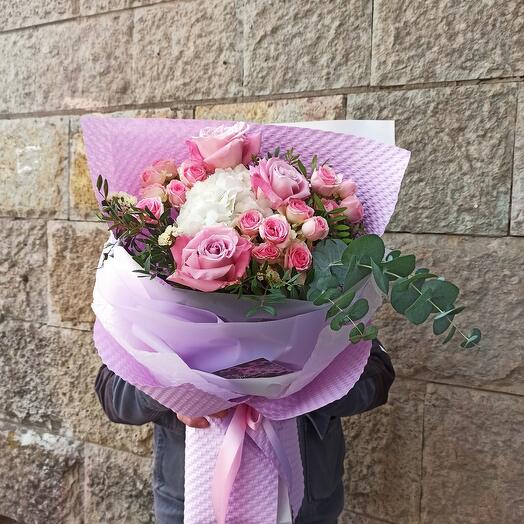 Букет с гортензией